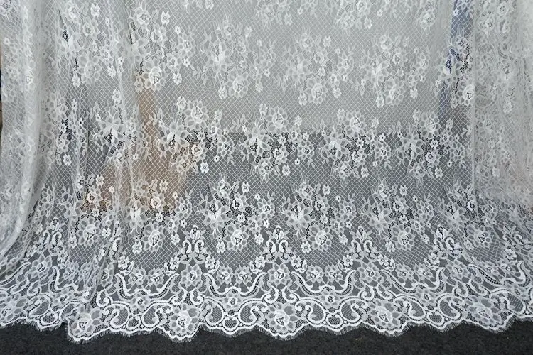 

Цветочный узор Французский ресниц Шантильи кружевной ткани 1,5 м украшения для шитья стеганых свадебное платье делая Декор