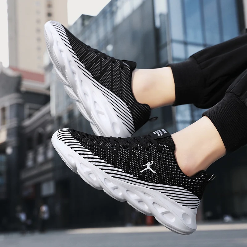 

2021 Spring Summer Men Brand Leisure Sports Shoes Retro Shoes Running Sneakers Men Light Free Run Shoes Mens Sneakers