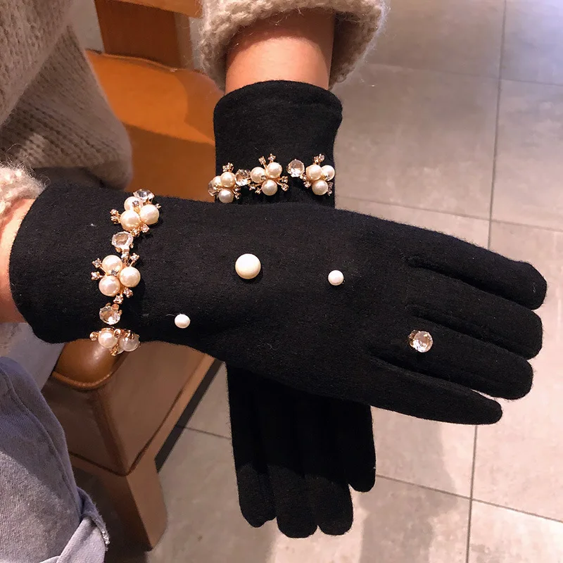 

2019 Baroque Wool Rhinestone Pearl Winter Gloves Women Temperament High-end Wool Screen Gloves, Velvet Thickened Finger Gloves