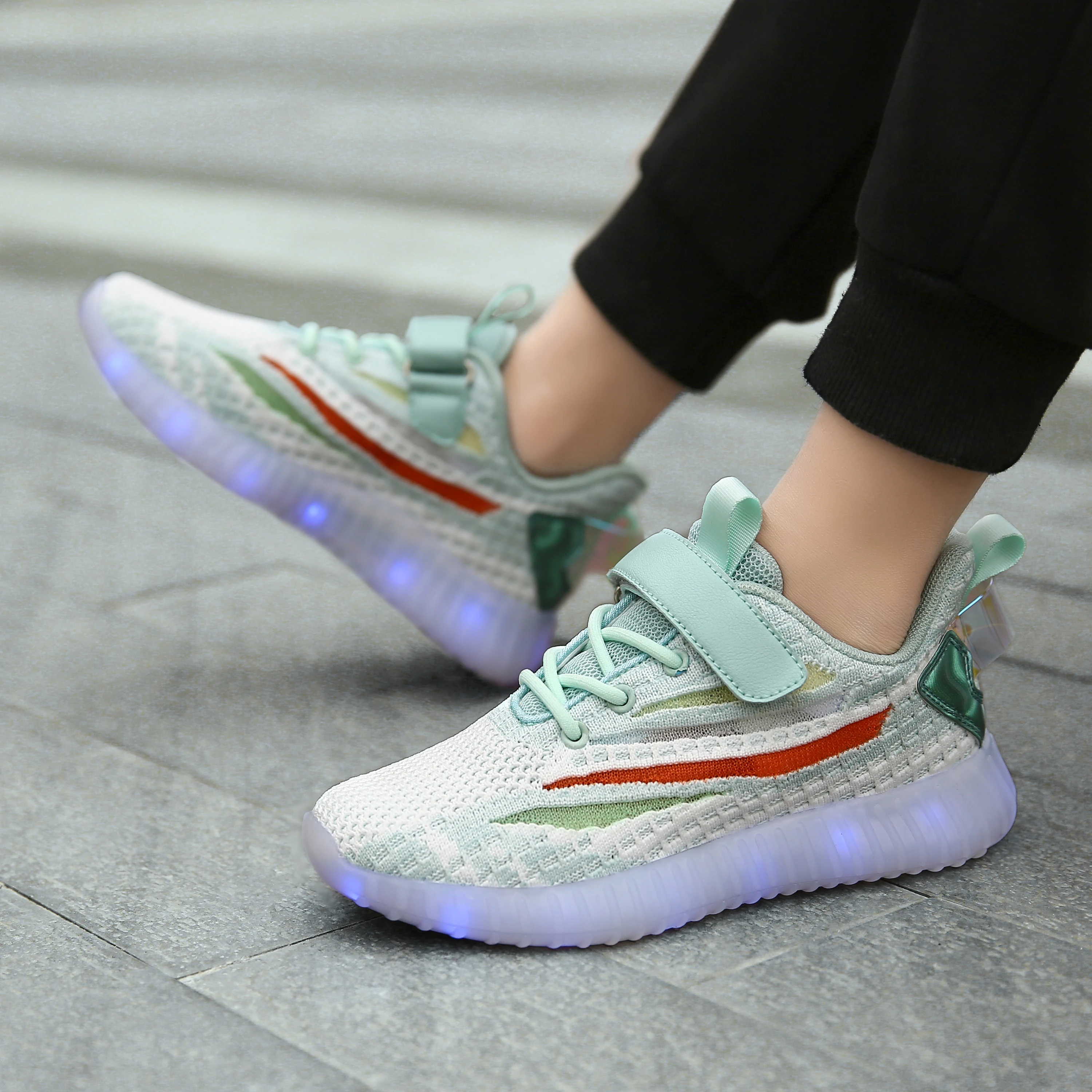 Size 25-37 Children LED Sneakers With Light Up Sole Baby Led Luminous Shoes for Girls /Glowing Lighted Shoes for Kids Boys