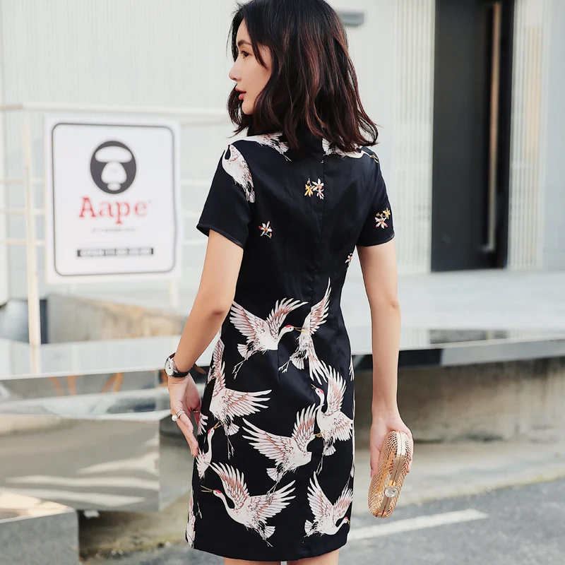 Новое поступление 032019 китайское женское платье Чонсам с принтом Журавля черное