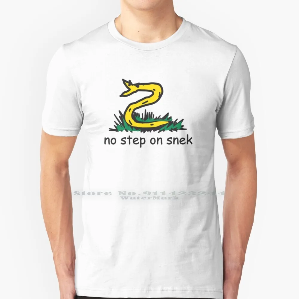 Футболка с надписью No Step On Snek желтая и черная анкап Либертарианская смешная