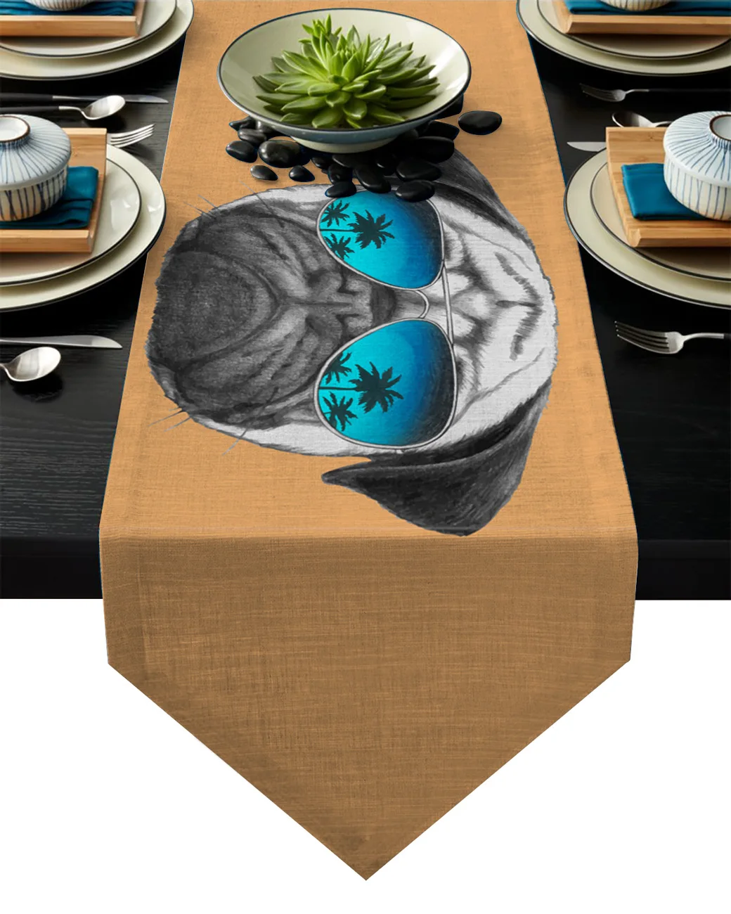 Скатерть для стола современная в виде мопса с солнцезащитными очками оранжевая