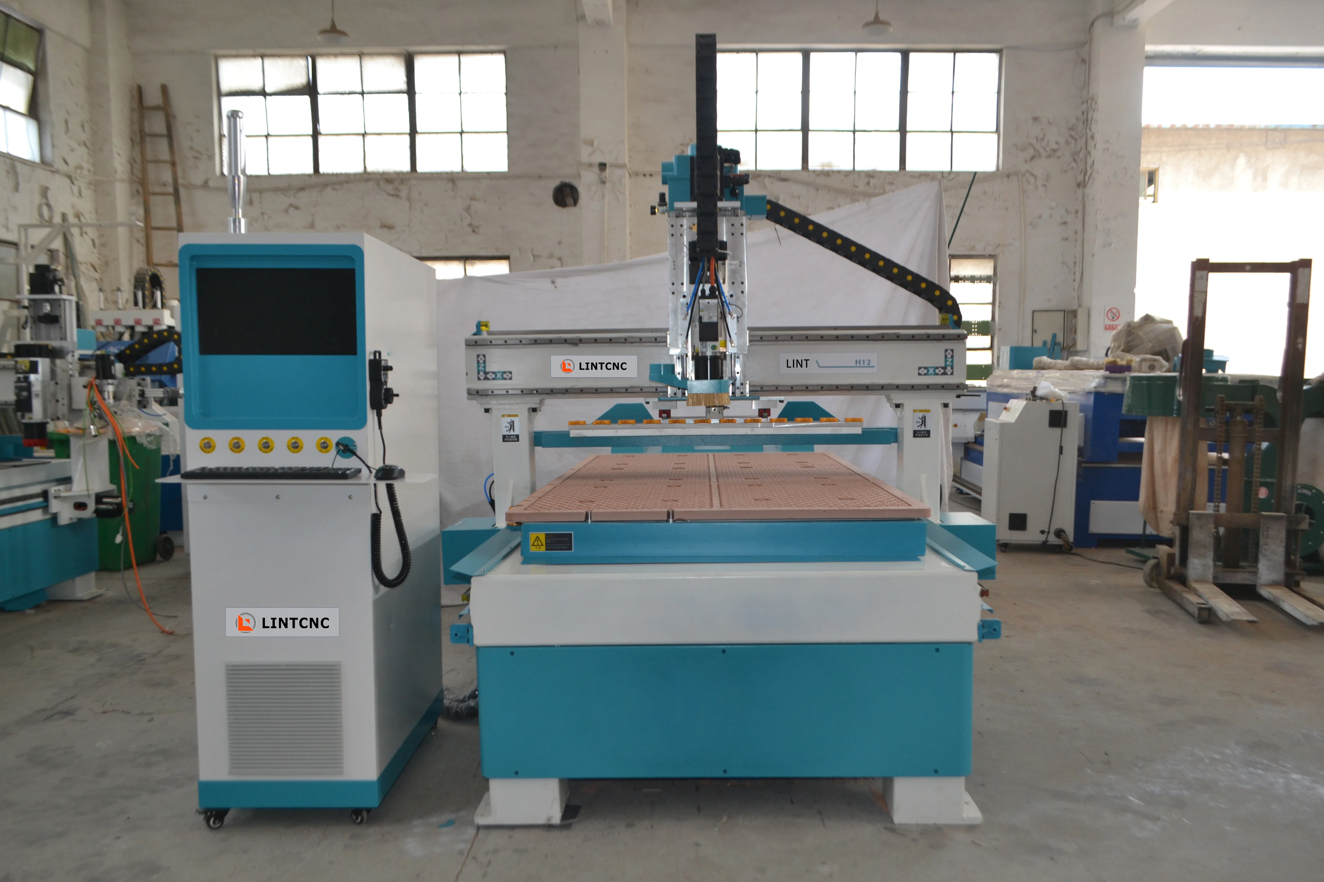 Система управления Syntec FC ATC (Автоматическая смена инструмента) 1325 2030