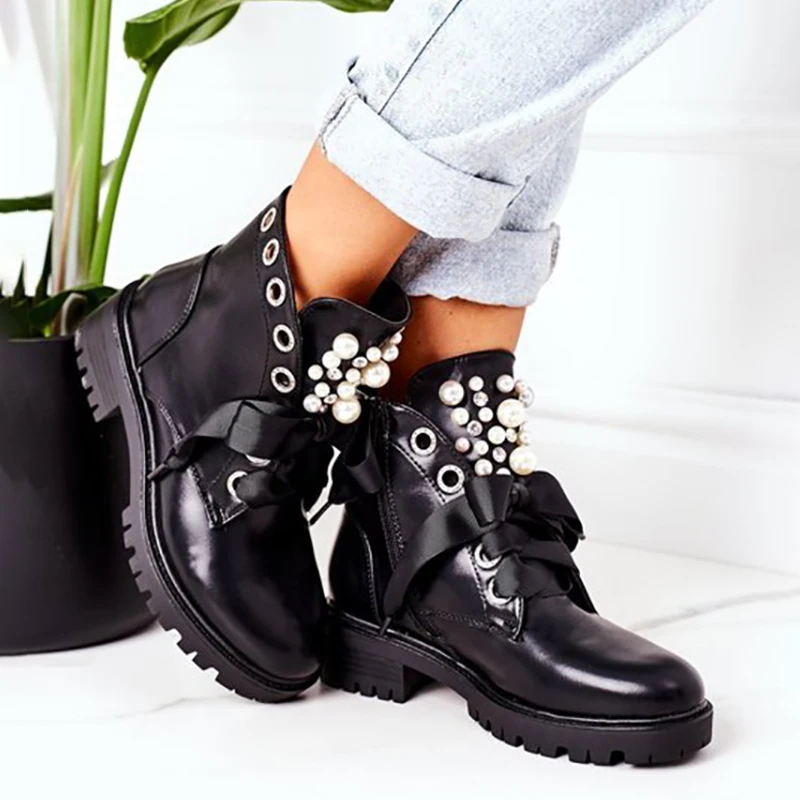 Ботильоны женские байкерские на платформе с жемчугом молнии круглым носком