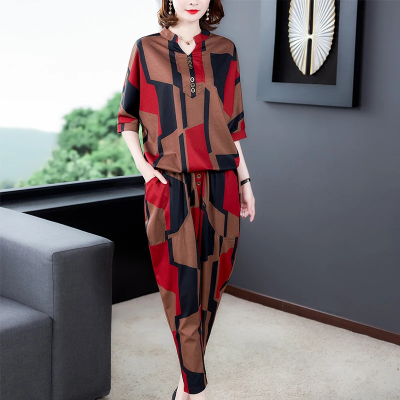 

Fashion Lady Suits Middle-aged Elderly Mothers Summer Plus Size Elegant V-Neck Printed T-sSirt Tops Harlan Pants 2 Pcs Sets Suit