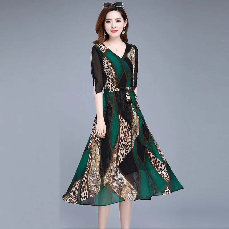 

Floral Chiffon Dresses Women Plus Size Fashion Elegant Beach Dresses Plus Size Seaside Holiday Long Dresses V-Neck Slime Dresses