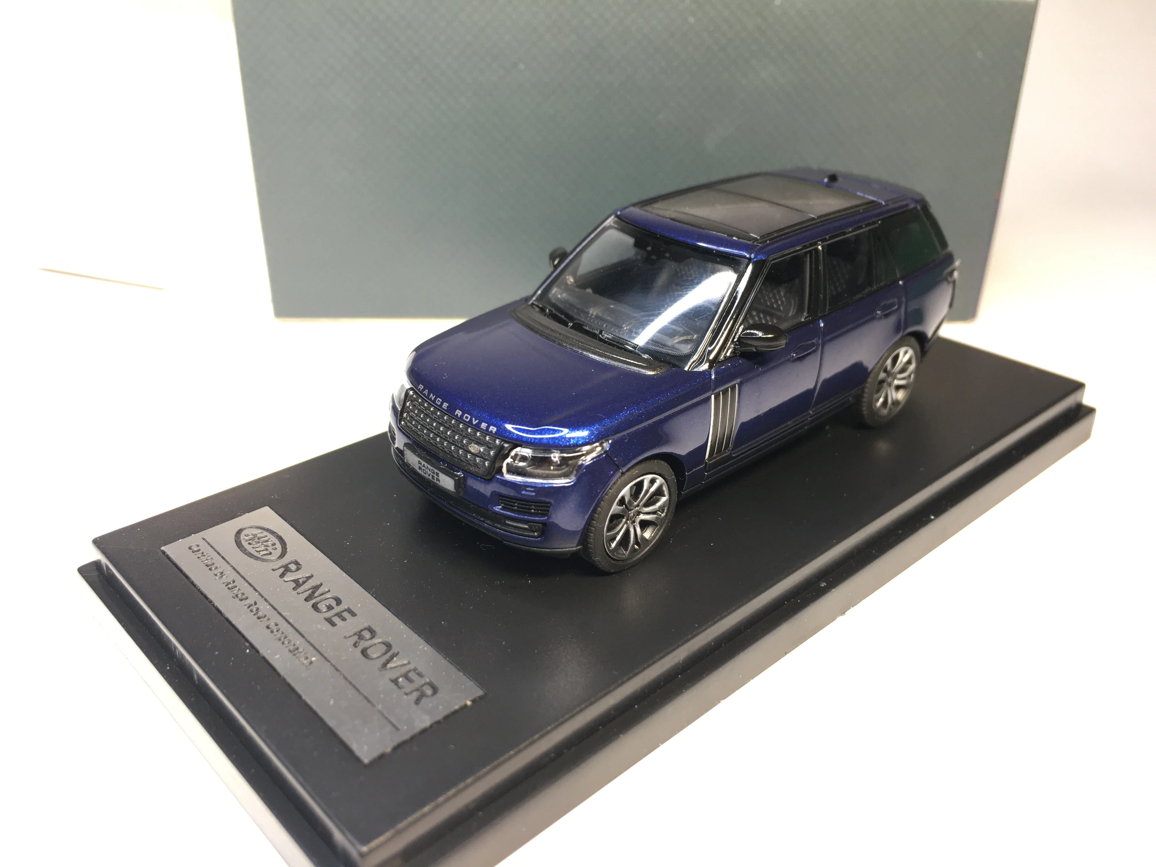 

LCD 1/64 Range Rover SV литой коллекции автомобилей