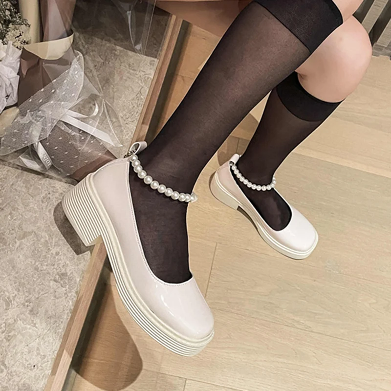 

Rimocy Japanese Pearl Chain Lolita Shoes Women Square Heels Sweet Lovely Mary Janes Shoes Woman Round Toe Patent Leather Pumps