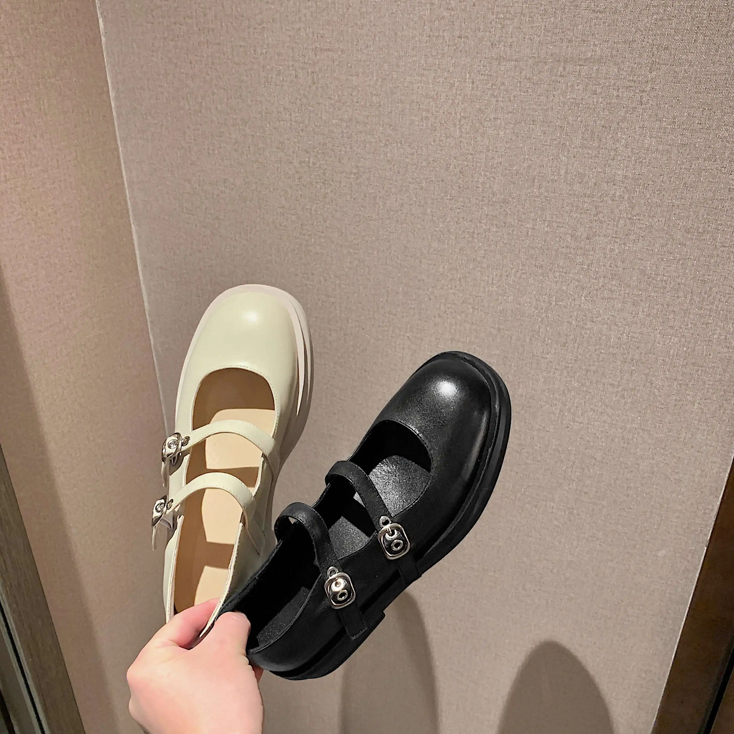 

Krazing pot genuine leather round toe med heel Mary janes buckle strap beauty lady daily wear cute sweet spring women pumps L05