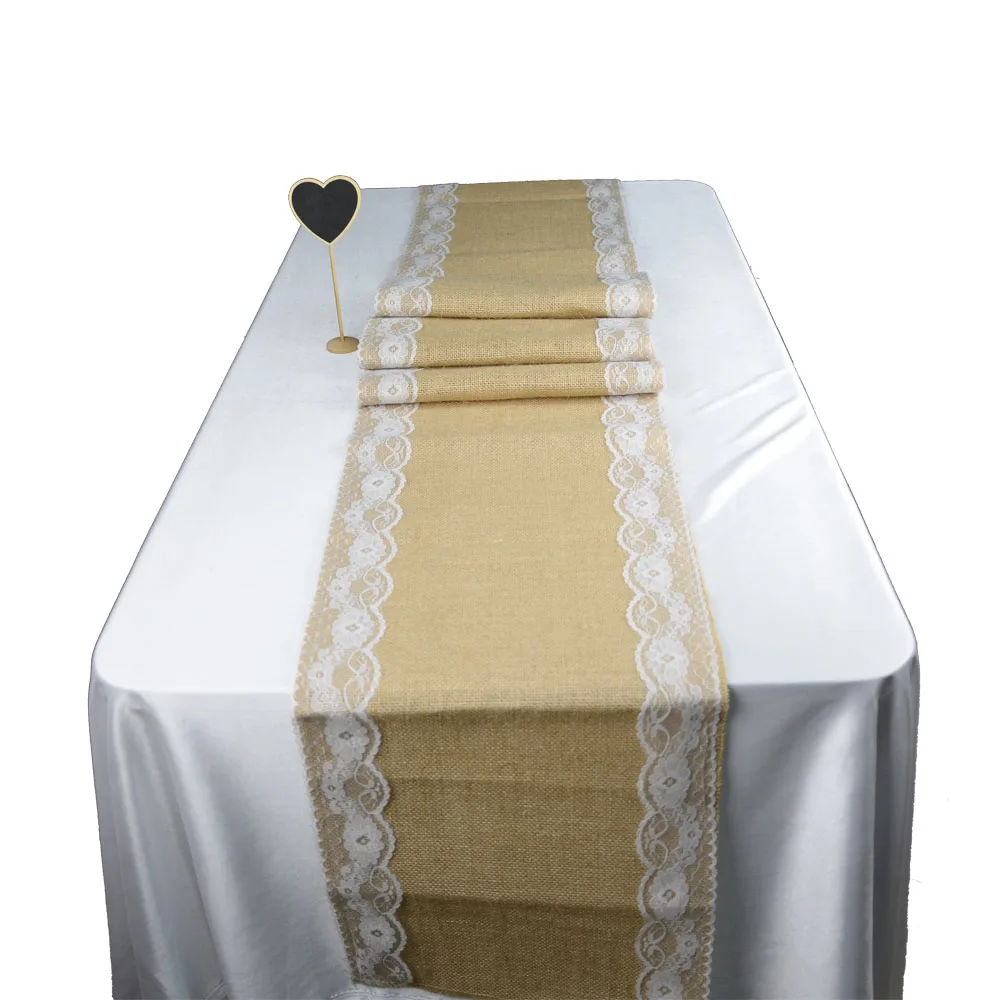 Винтажная настольная дорожка с белыми черными розовыми синими кружевами