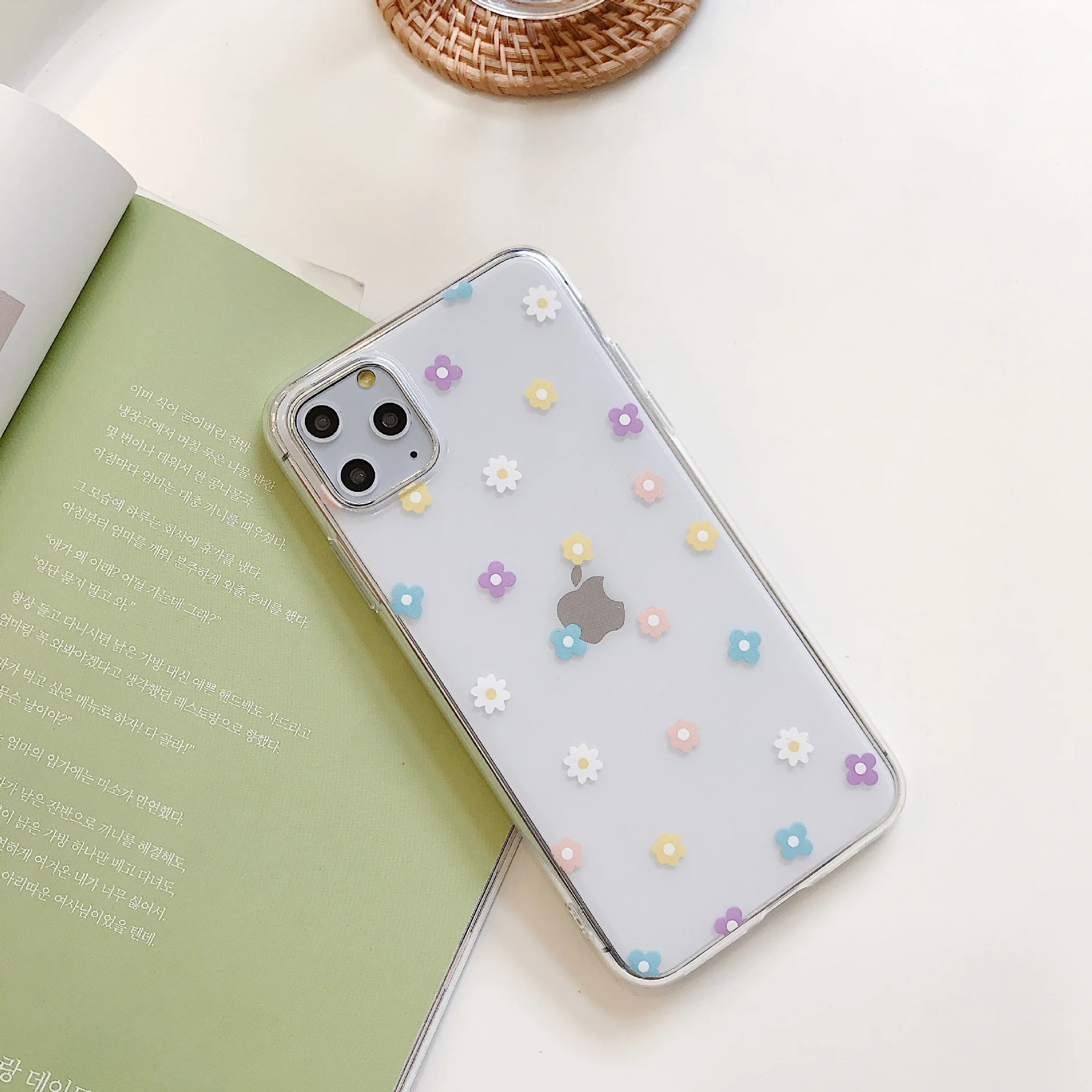 

Applicable Japanese and Korean IPhone11 / XS Fresh Little Love Mobile Phone Case Apple 7PLUS / 6 Transparent Love Anti-fall