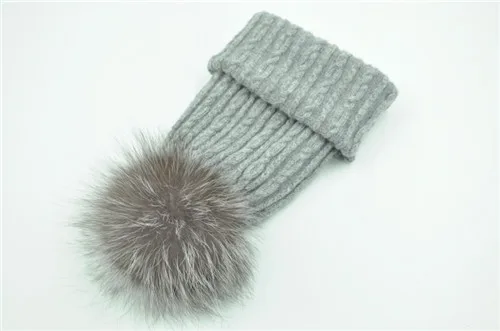 Light grey silverfox Вязаная Шерстяная Шапка из натурального меха енота, шапка с помпоном для женщин и девочек, новинка, осенняя, весенняя, зимняя женская меховая шапка - Цвет: Light grey silverfox