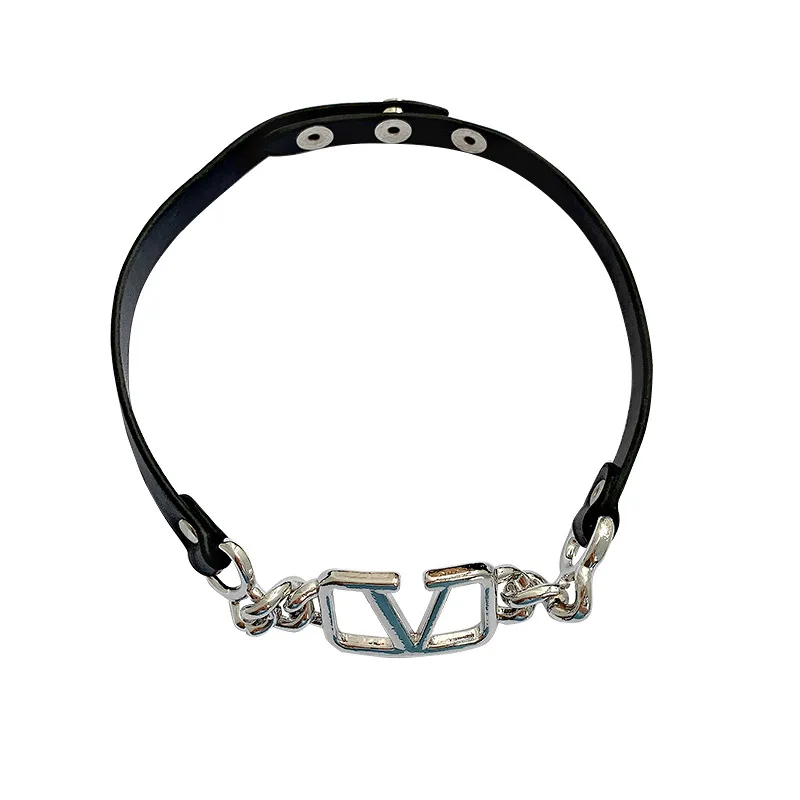 

2021 Trend New Women Necklace Metal Leather Stitching V-Shaped Short-Time Collar Fashion Punk Party Decoration Jewelry Gift