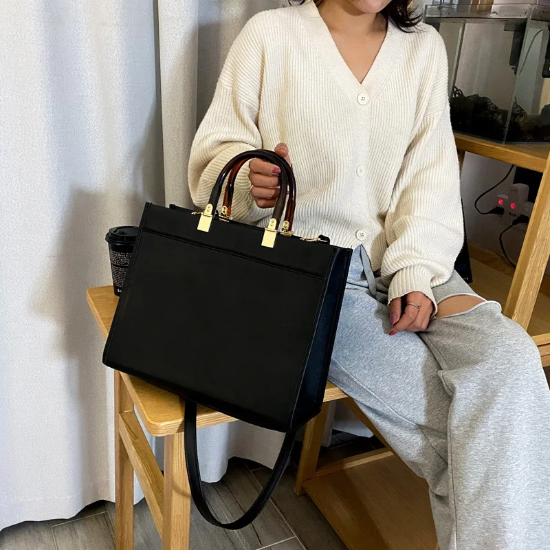 

Latest Tide 2021 Hundred Towers Famous Goods Branded Women's Single Shoulder Bag Large Capacity Handbag Bag Shopping Gloves Rest