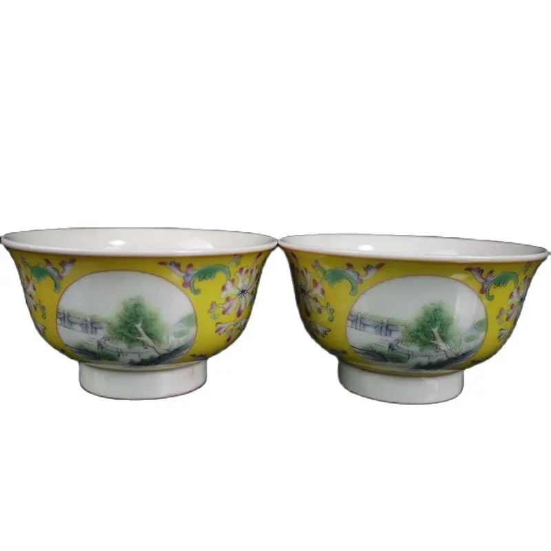 

Chinese Old Porcelain A Pair Of Famille Rose Landscape Pattern Bowls