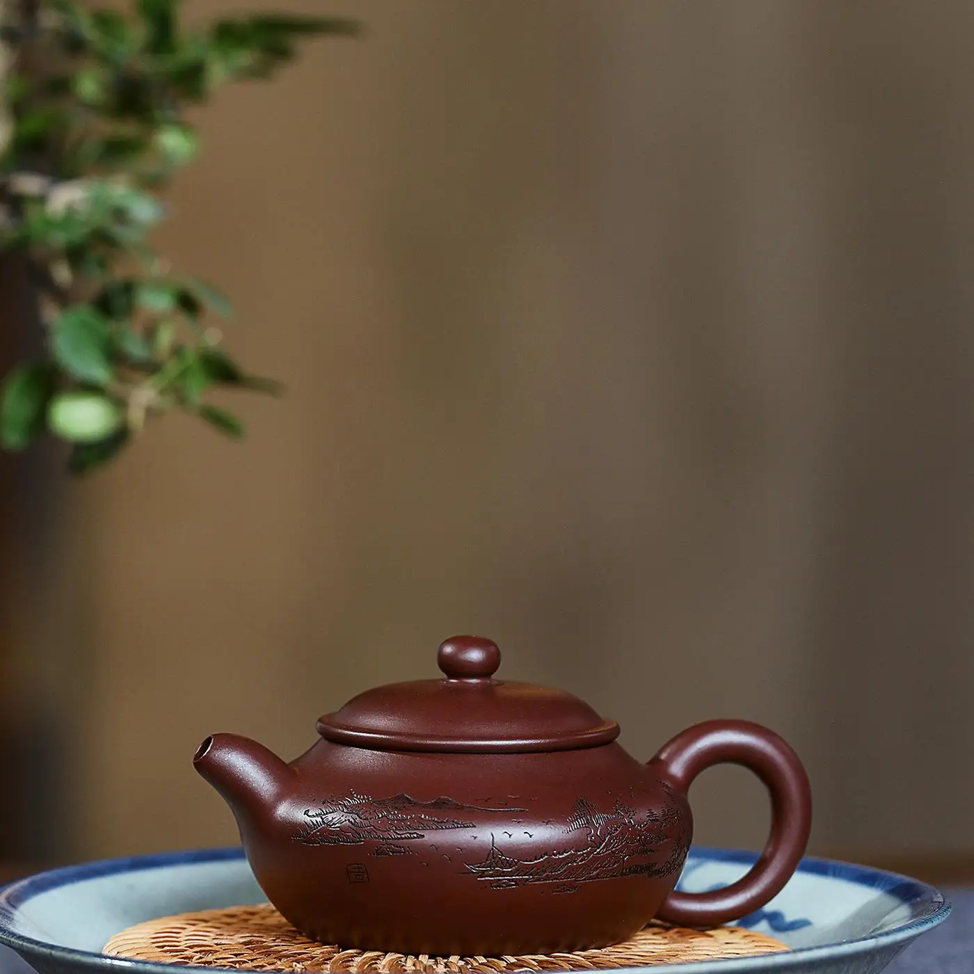 

Chinese teapotYixing purple clay teapot handmade raw ore purple Zhuni flat belly pot Kung Fu tea set teapot small 140ml