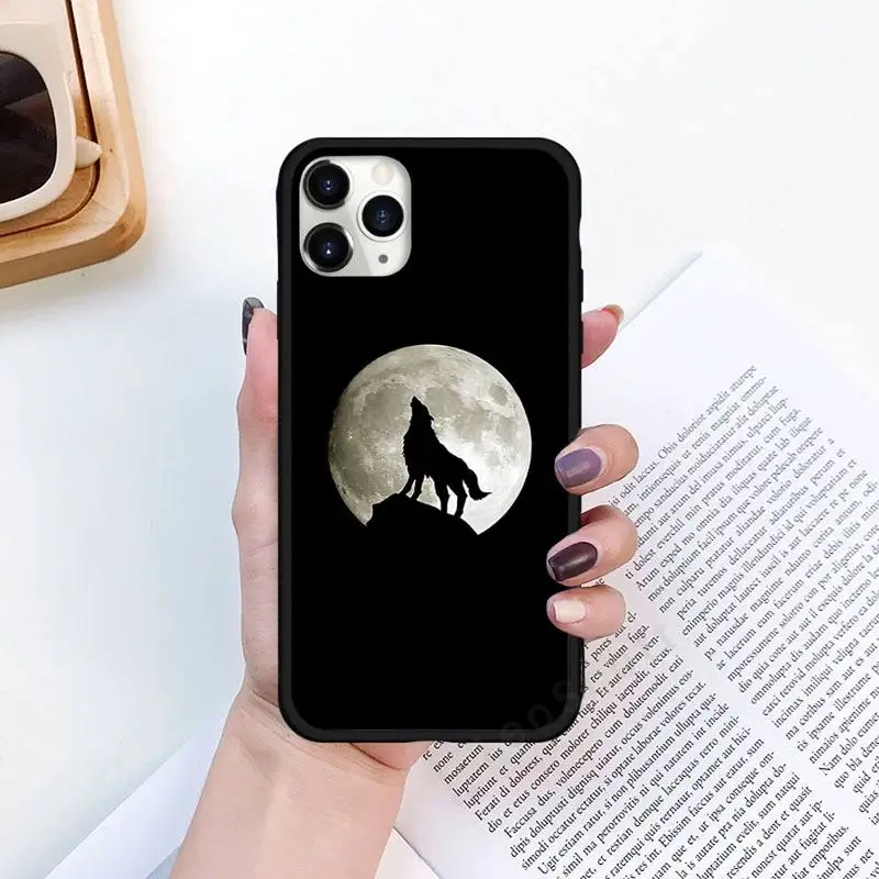

Moon roaring wolf horror animal Phone Case for iPhone 11 12 pro XS MAX 8 7 6 6S Plus X 5S SE 2020 XR Luxury brand shell funda