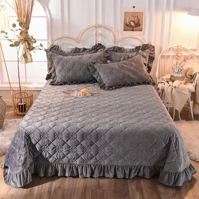 

J5 3/5Pcs Luxury Bedspread Coverlet with Pillow shams Quilted Soft Warm Bed Cover Light Tan, Navy Blue for Single and Double bed