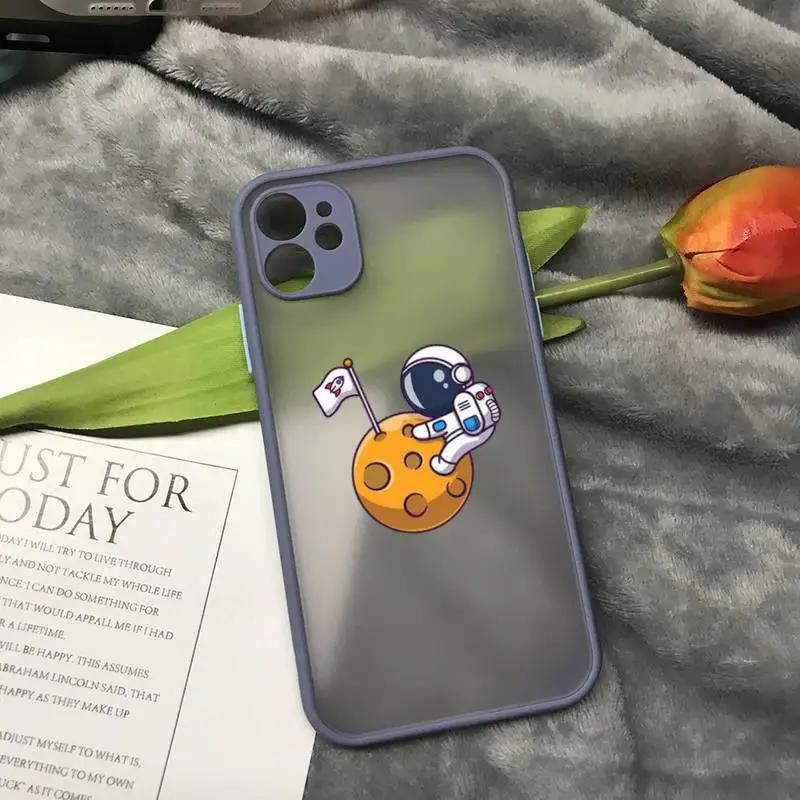

Cute Funny Astronaut Mobile Phone Clear Case For Iphone 7 8 Plus X Xs Max Xr 11 12 Mini Pro Max TPU Cover