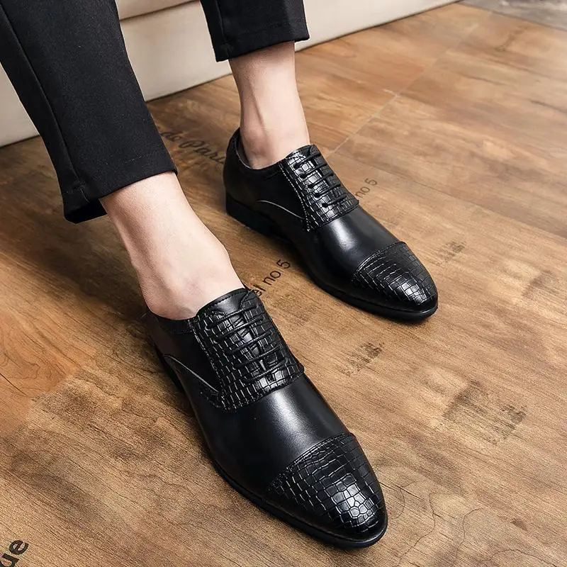 

Brogue Formal Shoes Men outdoor Dress Leather Fashion Men Flats Shoes Retro Pointed Toe Oxfords wedding shoes Footwear Zapatos