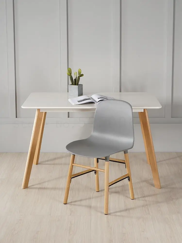 Небольшой семейный стул из массива белого дуба индивидуальный для одного