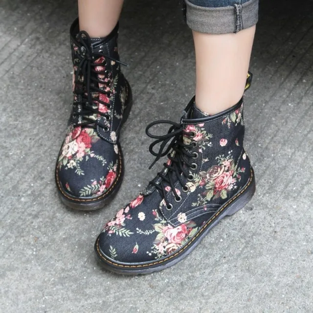

Fashion Boots Women Shoes Retro Floral Ankle Martin Boots Womens High Shoes Handsome Lace Up Round Toe Short Motorcycle Boots