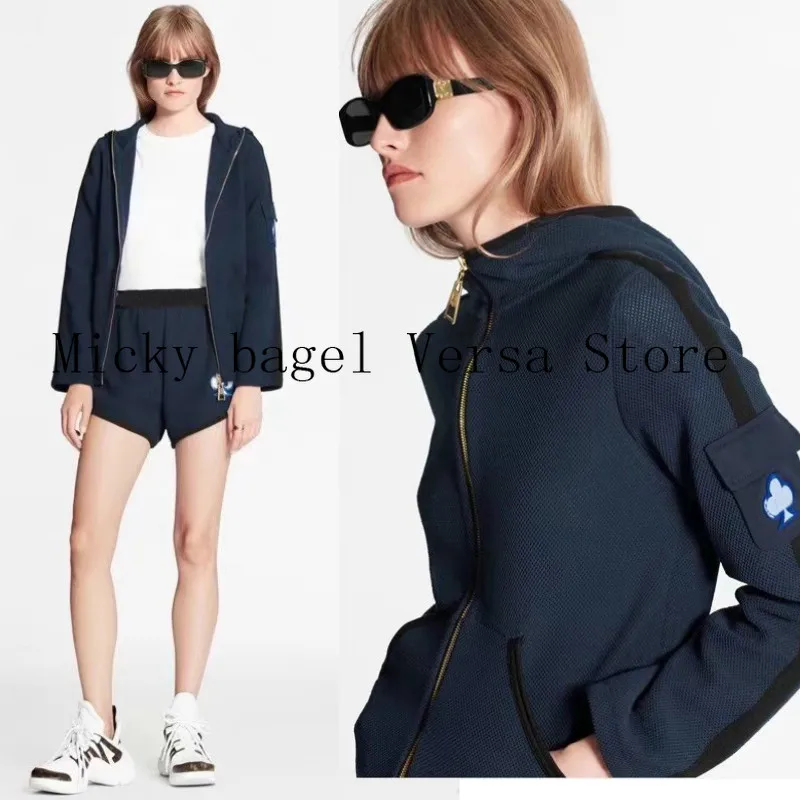 

2021 luxury design playing card embroidery women's fashion suit temperament long sleeve zipper coat Top + high waist slim shorts
