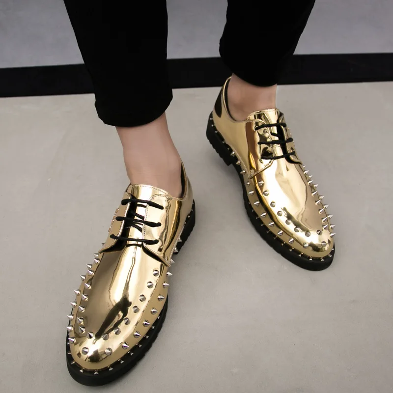 Туфли мужские из лакированной кожи европейские блестящие с заклепками Мокасины