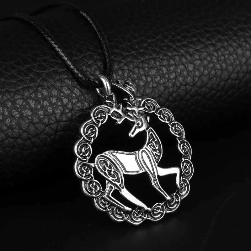 

Vintage Viking Jewelry Amulet Necklace Norse Life of Tree Wolf Head Pendant Necklace Nordic Talisman Colar Men Christmas Gifti