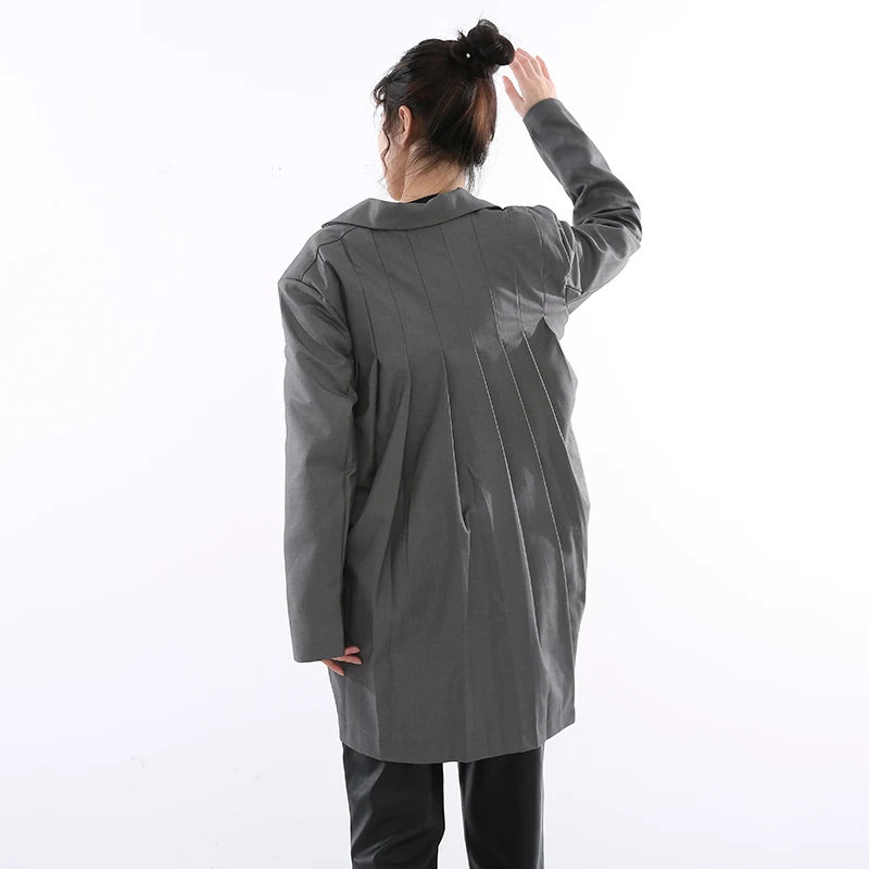 

[EAM] Women Big Size Pleated Blazer New Notched Collar Long Sleeve Loose Fit Jacket Fashion Tide Spring Autumn 2021 1DD303702