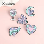 Розовые кристаллы в форме Эмали, булавки, луна, сердце, броши бокал, Значки для рюкзака, аксессуары, подарки для женщин и мужчин, ювелирные изделия на заказ