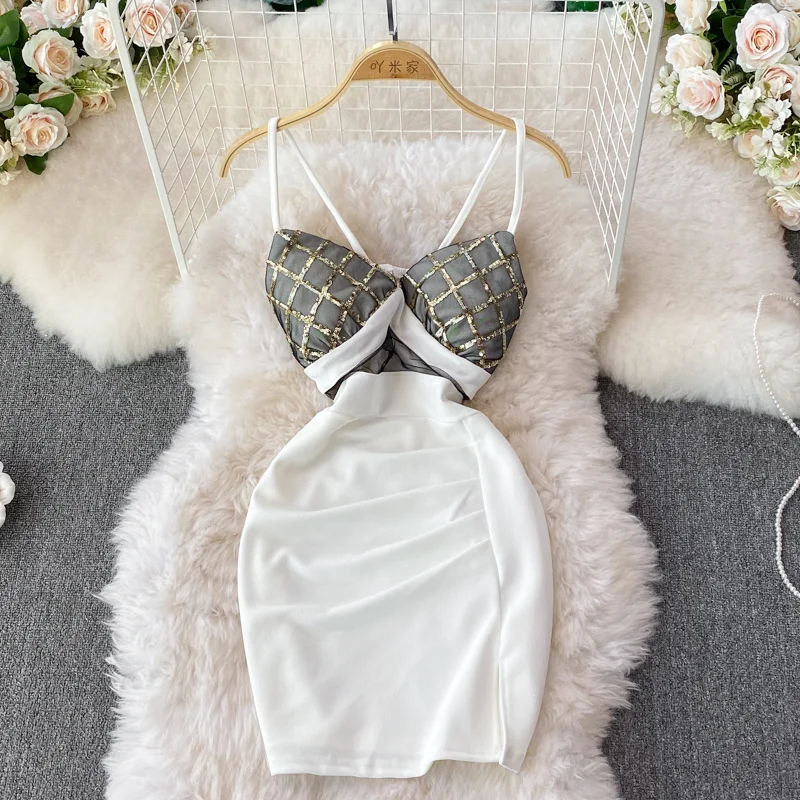 Женское клетчатое облегающее мини-платье без рукавов с V-образным вырезом и