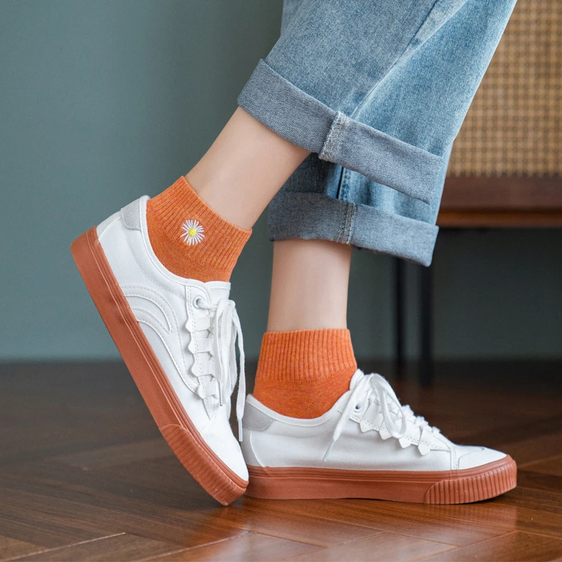 Женские носки модные милые дышащие повседневные с вышивкой ромашки 1 пара