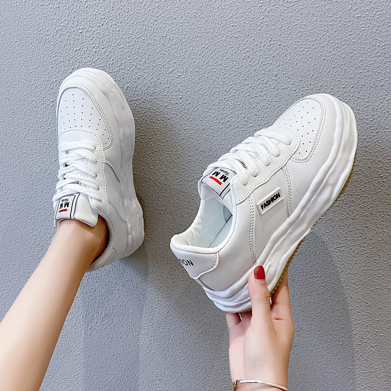 

Little white shoes women's 2021 autumn new ins tide thick soled student board shoes women's sports shoes Korean style