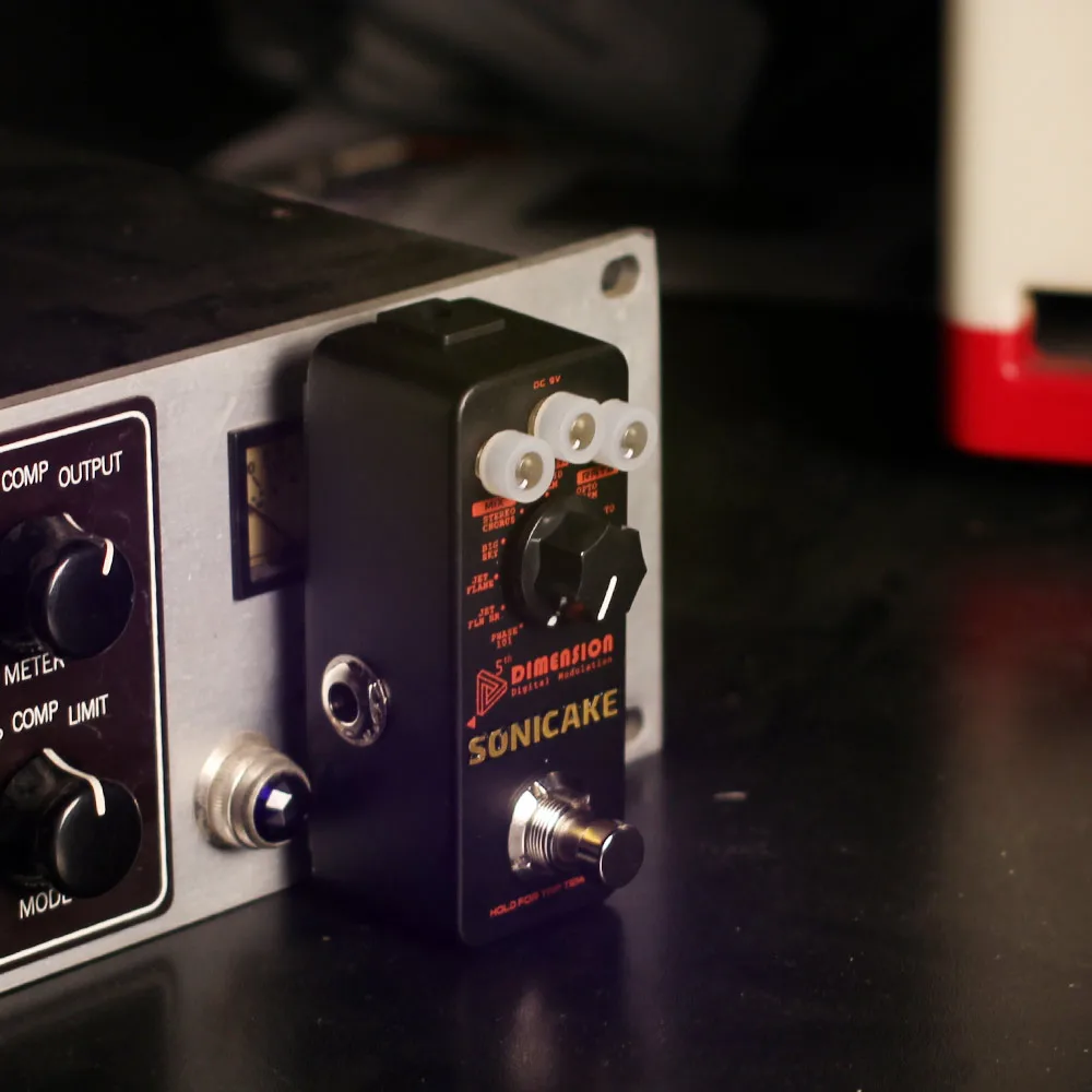 SONICAKE 5th Dimension цифровая педаль эффектов модуляции 11 эффектов Phaser, Flanger, Chorus, Tremolo, Vibrato, Autowah Выборочная QSS-08