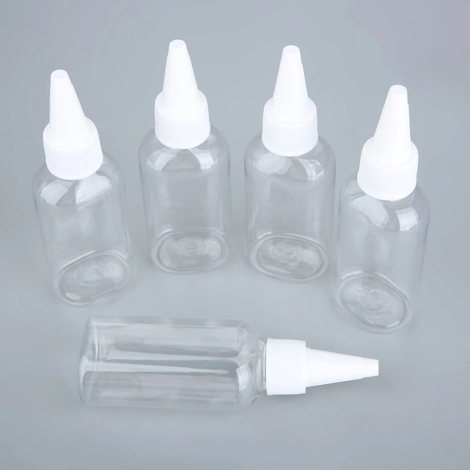 Пустые пластиковые бутылки с прозрачными/белыми/черными Закрученными верхними