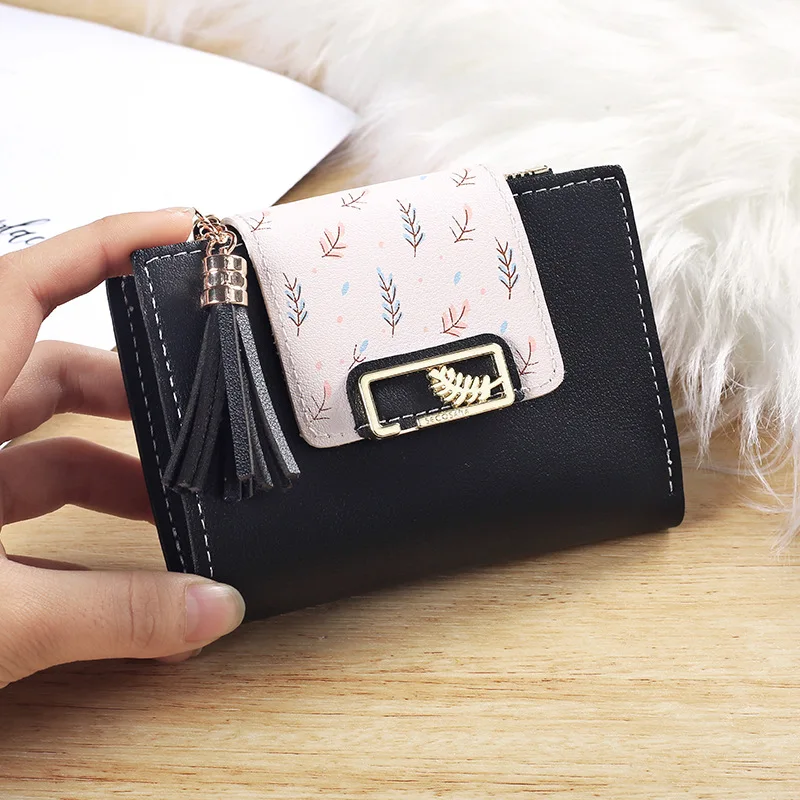 

2020 New Women Wallets PU Fashion Clutch Bag Tassel Pendant Short Women Wallet Solid Color Leaf Purse