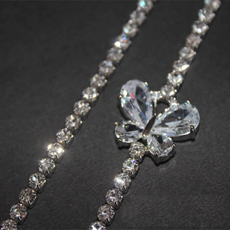 Элегантное регулируемое вечернее платье с бабочками сверкающими фианитами