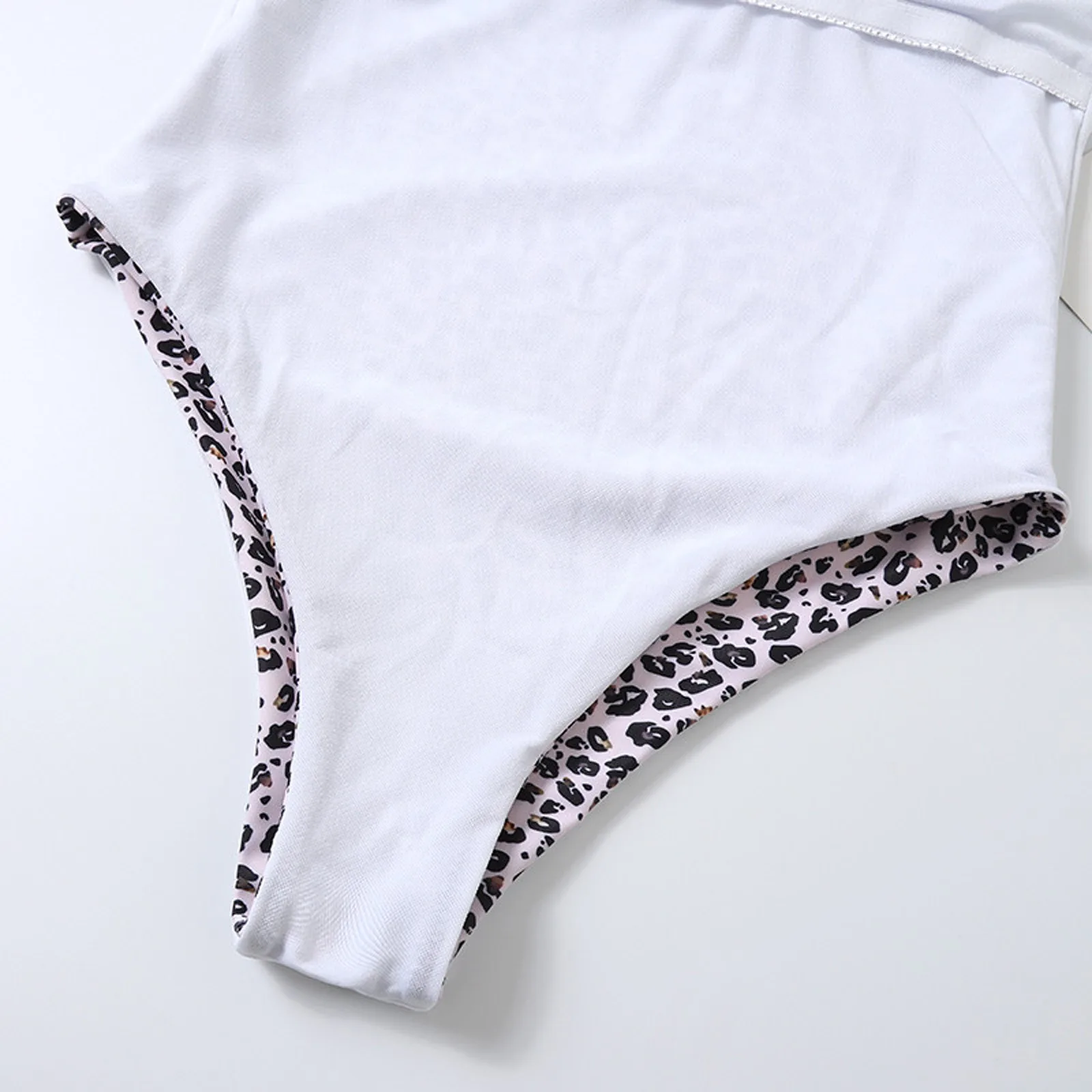 

2021 Women Leopard Off Shoulder One-piece Bikini Ladies Tube Top Belt Sexy Beachwear Swimsuit Bodysuits traje de bao mujer