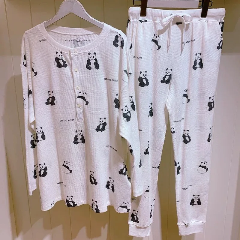 

The new ladies' long-sleeved pajama suit, comfortable and soft printed home service suit, cotton, pajamas, panda print.