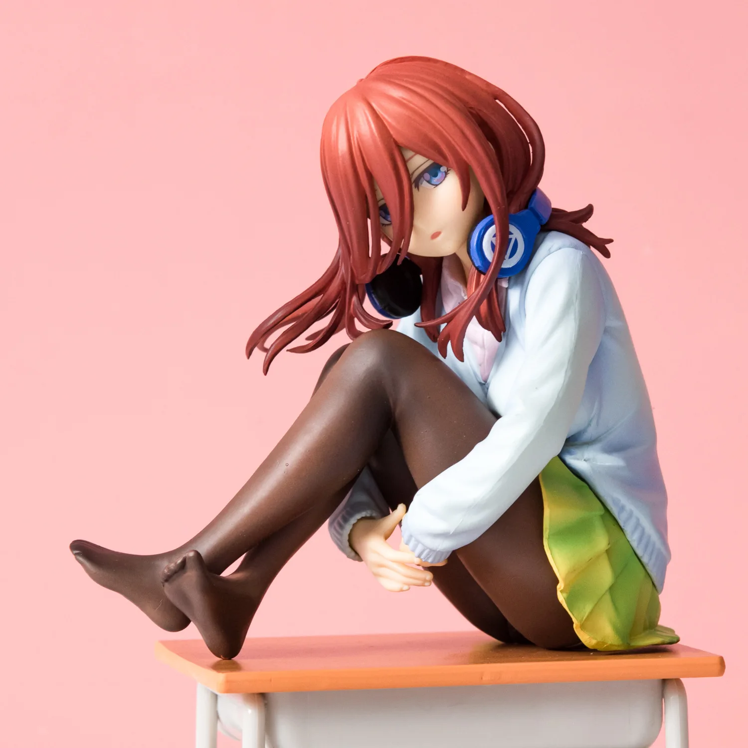 

19cm Anime The Quintessential Quintuplets Desk girl Miku Nakano figurine PVC Action Figure Collection Model Toys Doll Gift