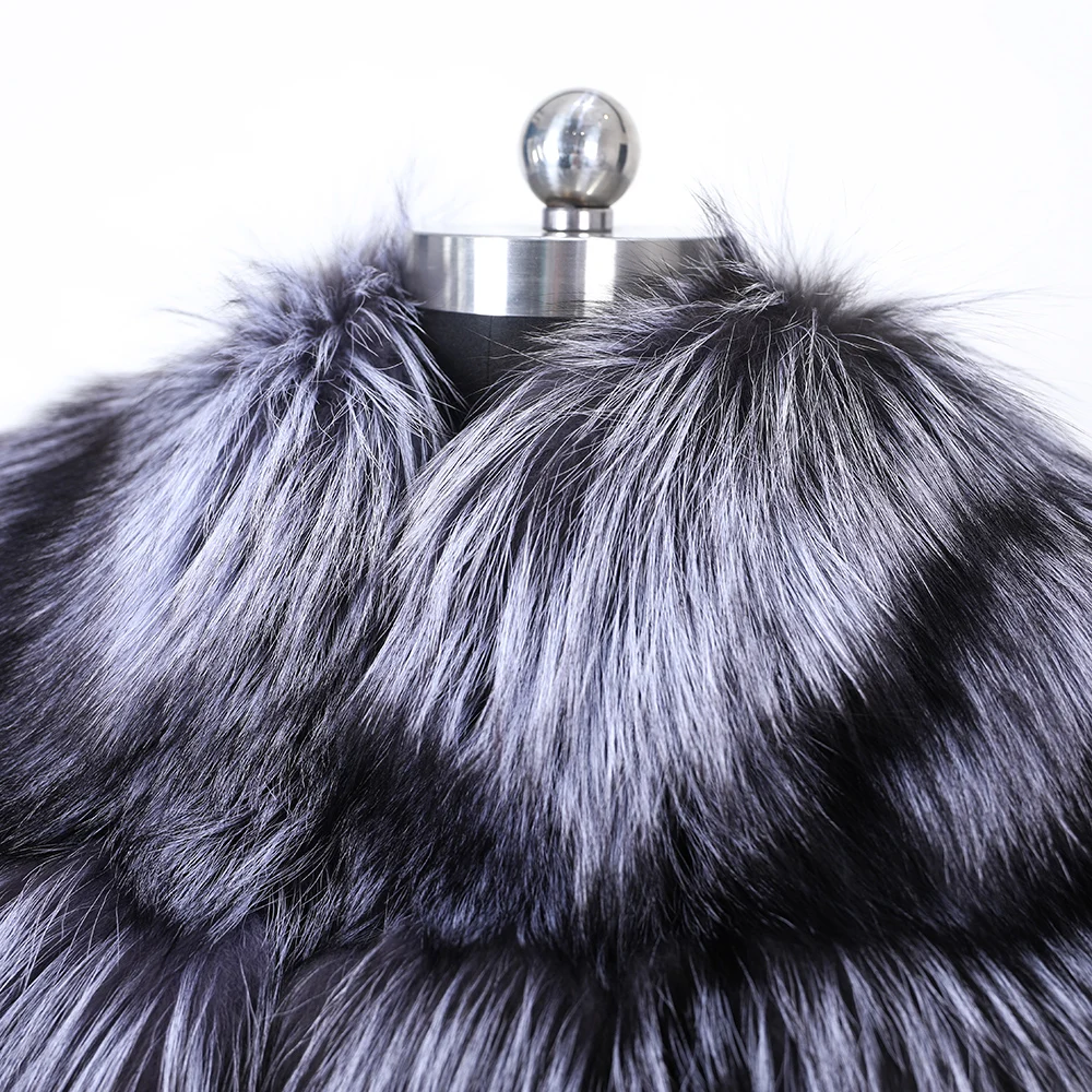 Женская короткая шуба из натурального Лисьего меха зимняя