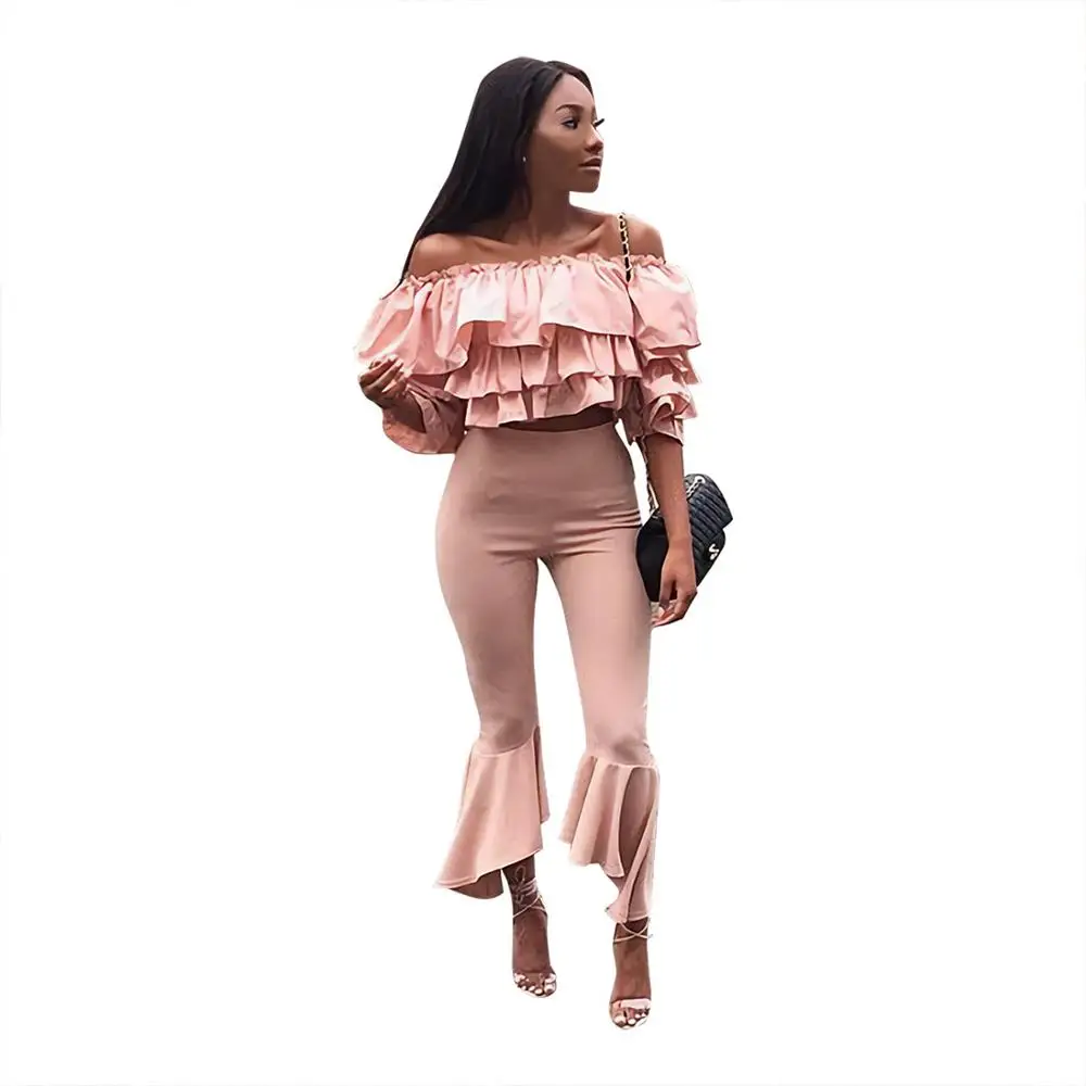 Блузка женская розовая с открытыми плечами и каскадными оборками до щиколотки |