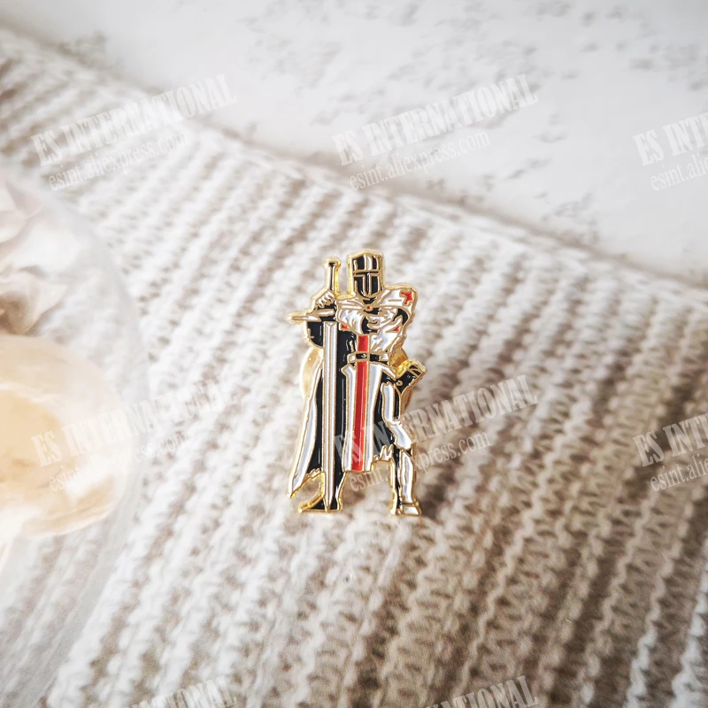 

Мasonic Lapel Pin BLM45 Рыцарь