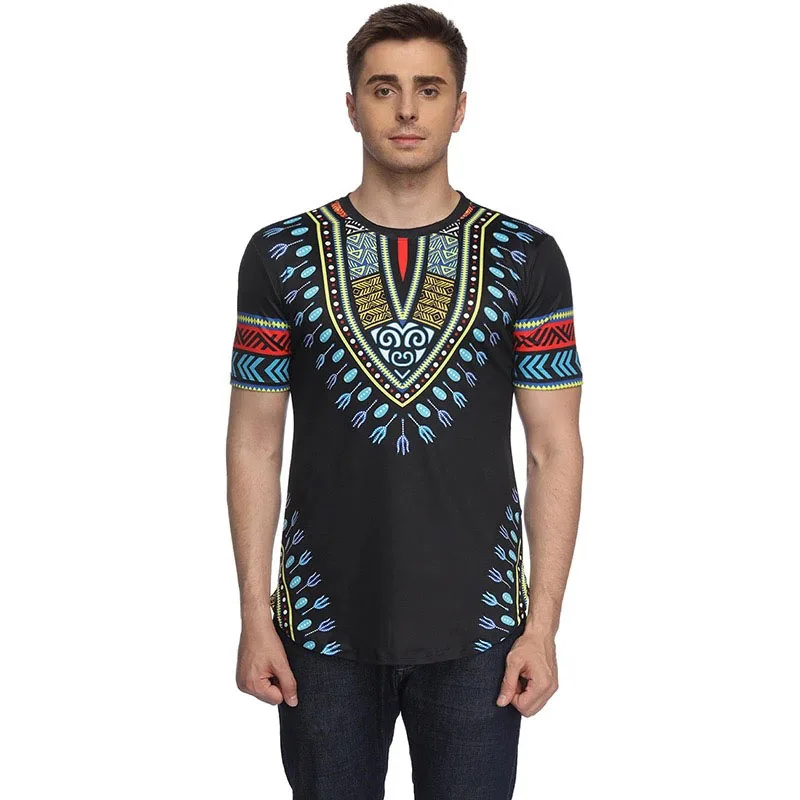 С круглым вырезом в комплект входят длинная футболка с закругленным краем для