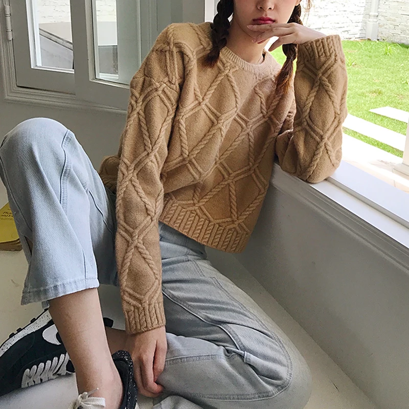 Возможно женские короткие вязаные свитера-пуловеры с длинным рукавом Осень-зима