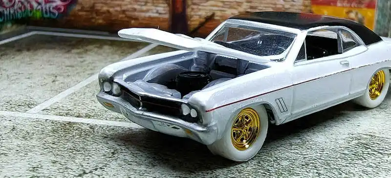 

JOHNNY LIGHTNING 1/64 JL196 1967Buick GS400 White Lightning Collector edition Car model Toy gift