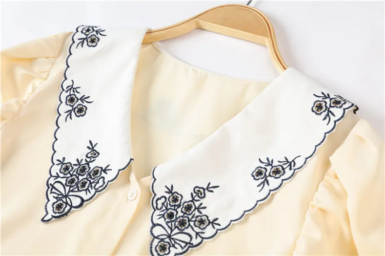 

Female Blusas 2020 Spring Vintage Floral Embroidery Lapel Loose Half Sleeve Women Blouse Puff Sleeve Shirts Chiffon Top Z014