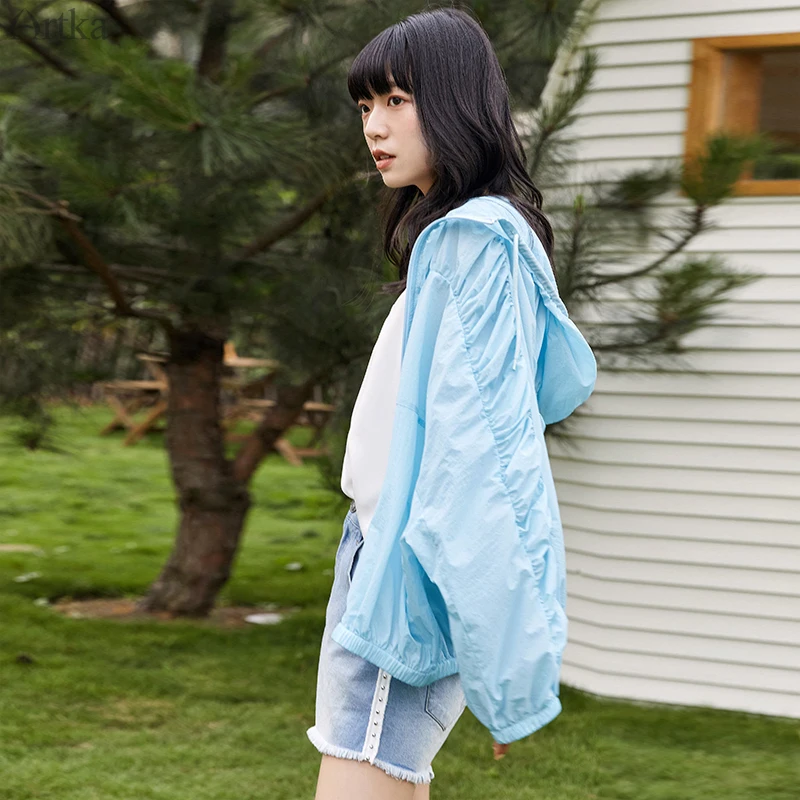 Женская куртка с капюшоном ARTKA черная длинным рукавом защитой от солнца UPF40 +